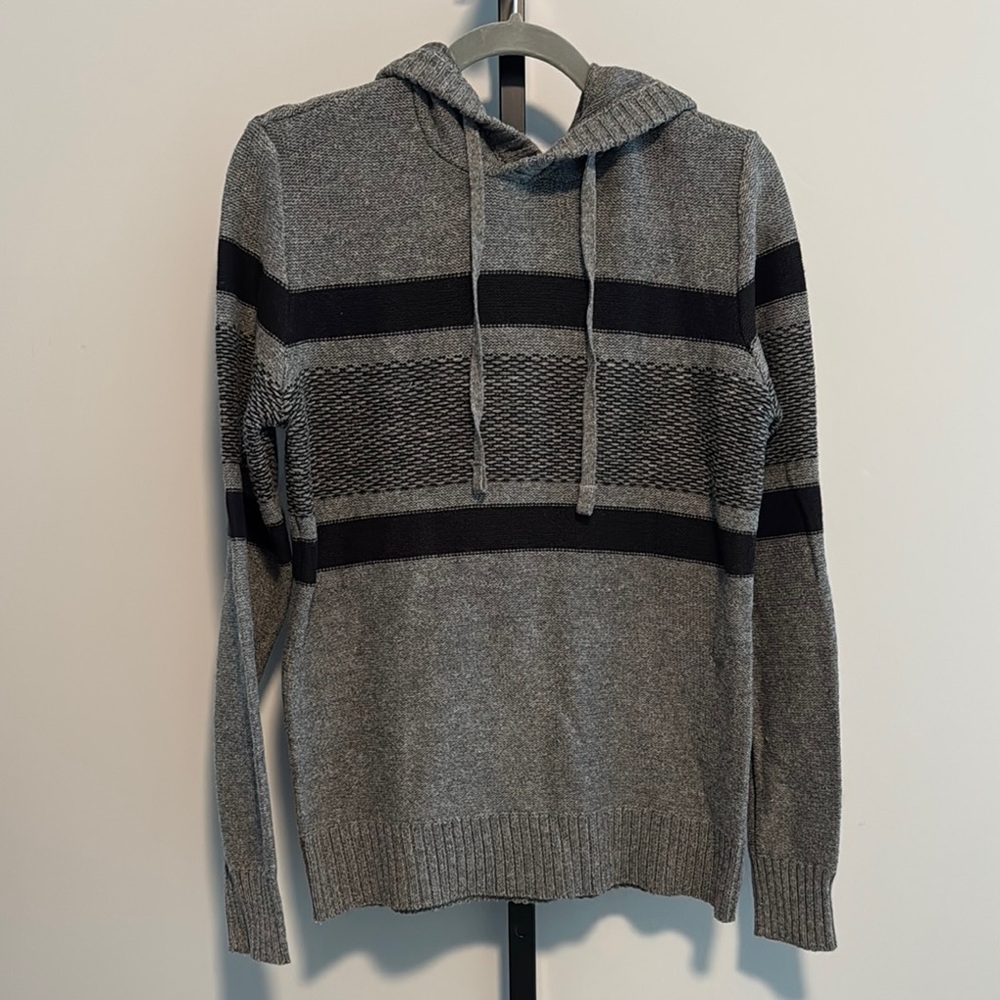 American Eagle Outfitters Men’s Gray and Black Hoodie Sweater XS New NWT